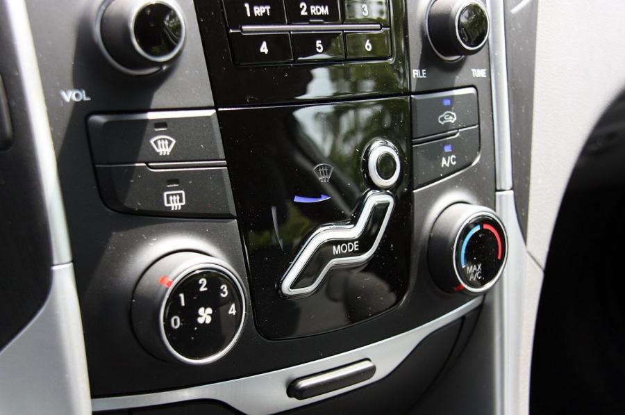  Hyundai Sonata GLS 2011 года  (фото 16 из 41)